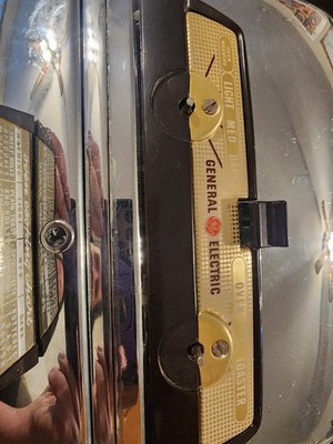 Vintage Chrome General Electric GE 45T83 Toaster 