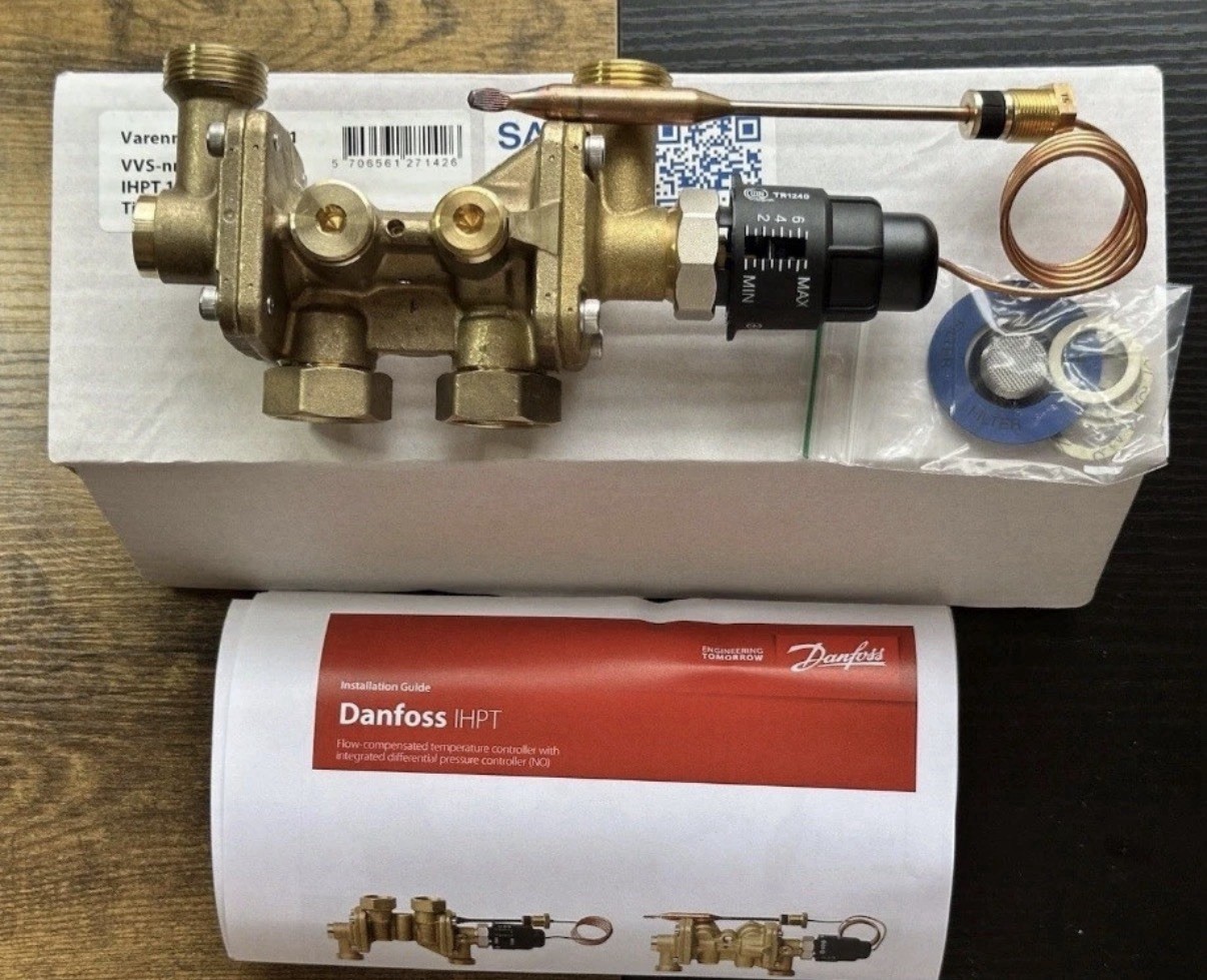 Danfoss IHPT 180 Temperature Controller and Sensor
