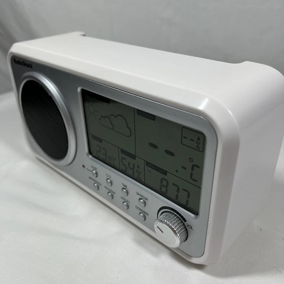 Radio Shack LCD Display AM/FM/Weather Tabletop Radio White 1201476 - Image 3 of 4