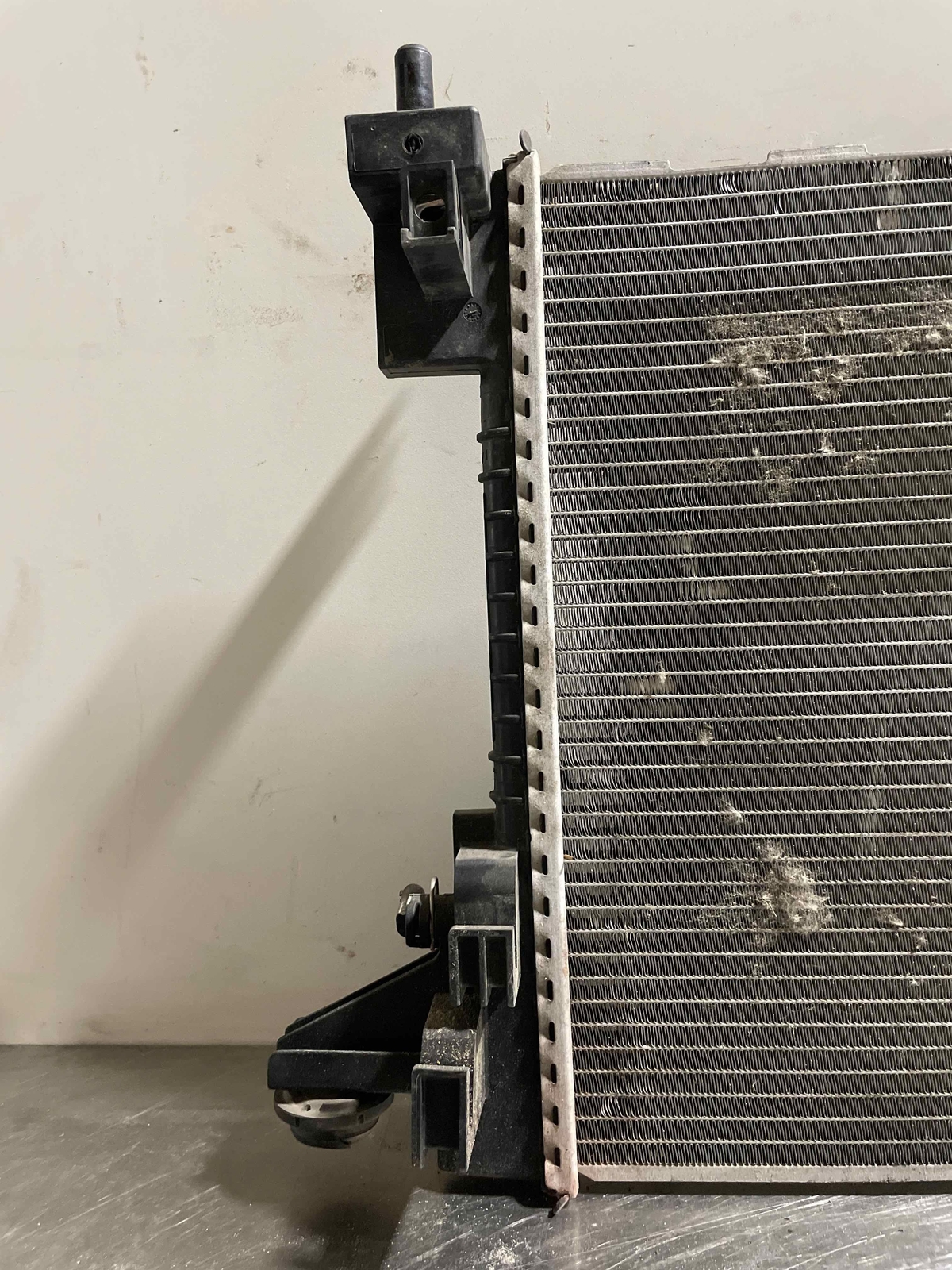 2013 CHEVY VOLT OEM MAIN GAS ENGINE COOLING RADIATOR 51K 22839735 2011 ...