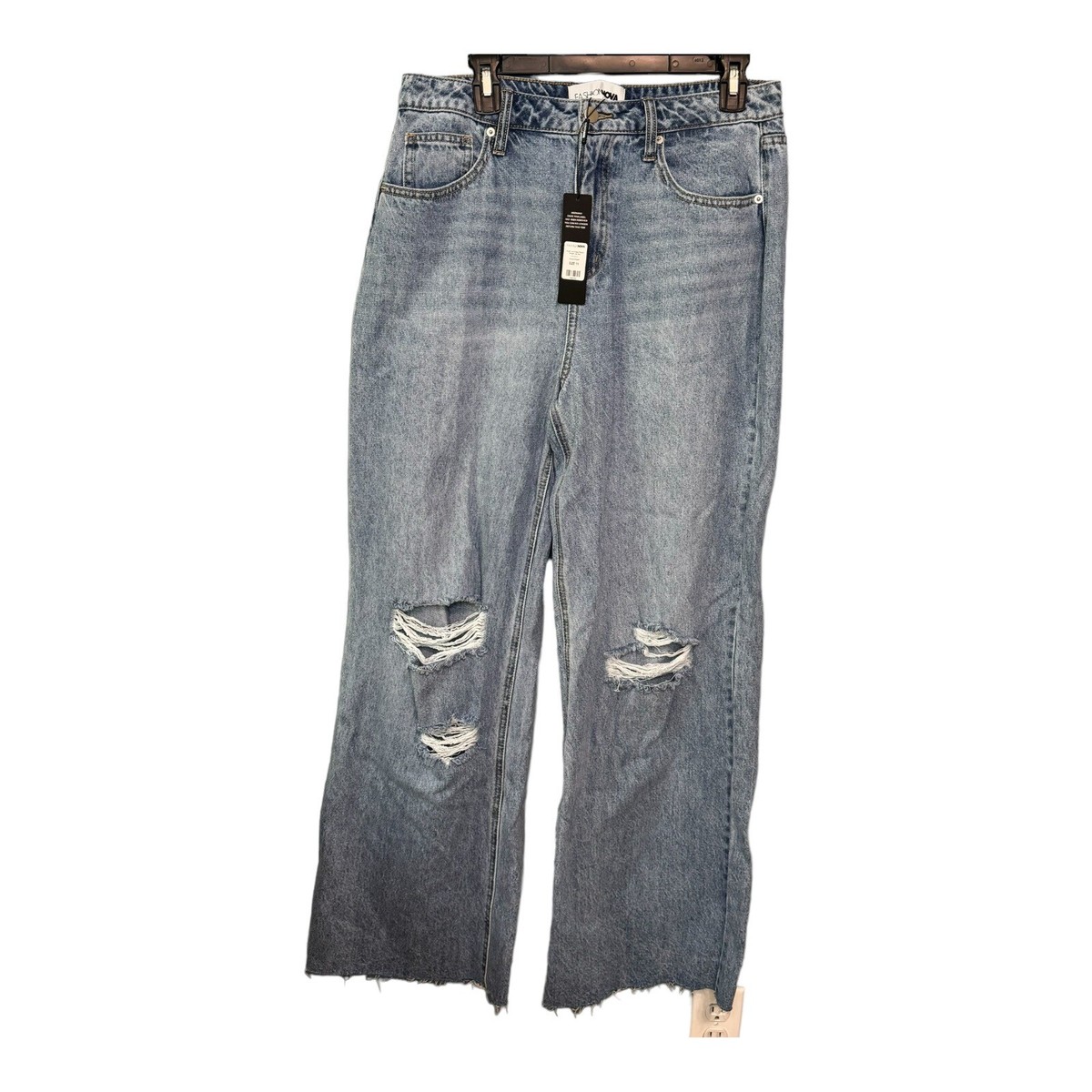 Fashion Nova NWT Tough Love Baggy Ripped Straight Leg Jean. Medium 