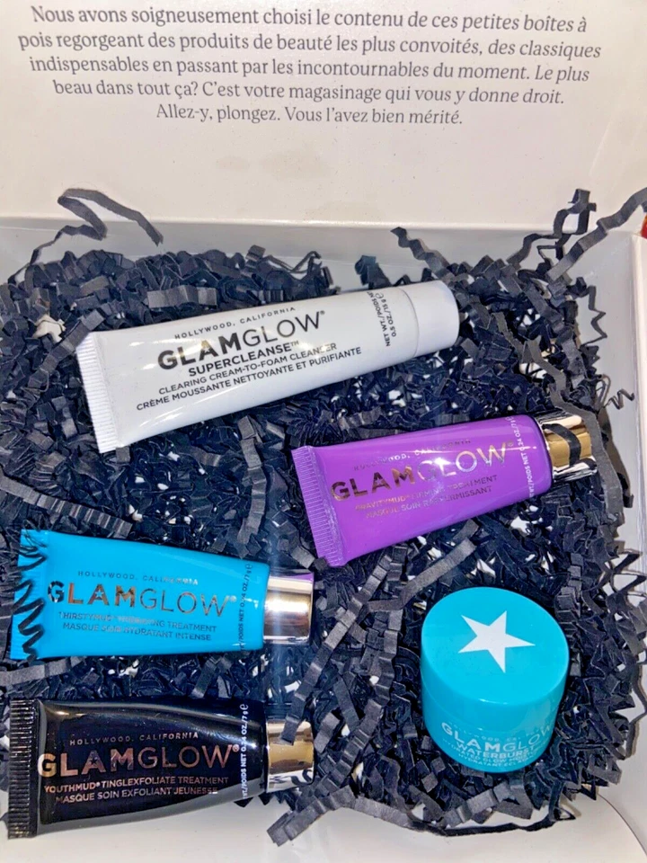 Conjunto esencial de piel sexy glamurosa  Foto 2 de 4