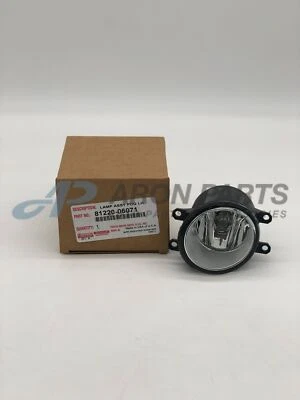 Front Bumper Halogen Fog Light Lamp Toyota Camry SE 2012-2014 8122006071 - Image 1 of 4