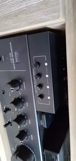 Audio Switcher 4 in 1 RCA Aux Stereo Analog 3.5mm con bottoni - 4 input 1 Output - Immagine 2 di 3