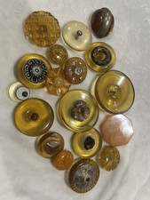 LOT OF 18 VINTAGE ORANGE/ BUTTERSCOTCH & YELLOW BAKELITE BUTTONS