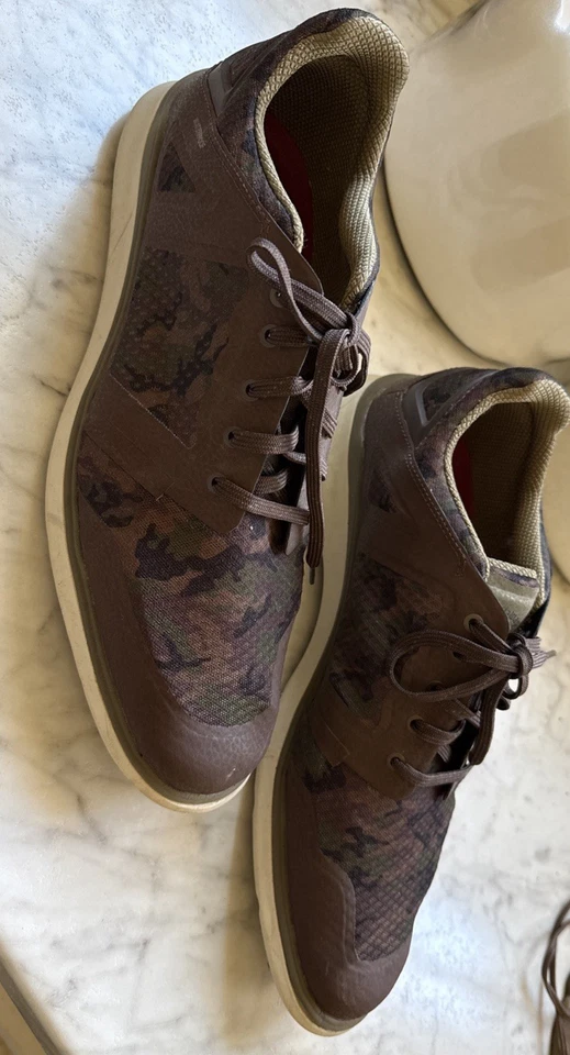 Men’s Size 13 Callaway Camouflage Brown Spiked Golf shoes.  Great condition! - Image 2 of 4