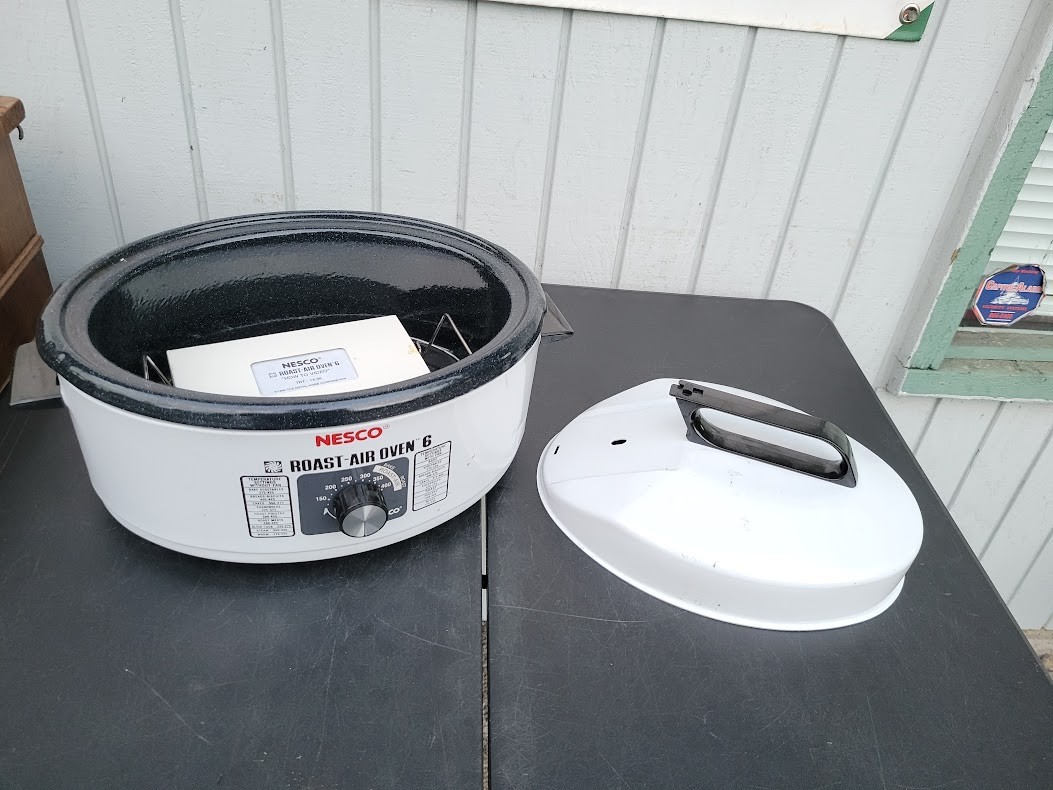 Nesco Roast Air Oven 6 Qt White / MISSING PARTS