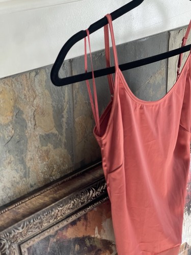 Zara Satinoptik Spaghettiträger Body Koralle Druckknopfverschluss Größe US Small Neu mit Etikett - Bild 5 von 9