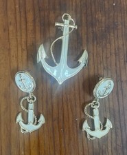 Orecchini pendenti spilla ancora smalto crema PARK LANE gioielli vintage tono oro