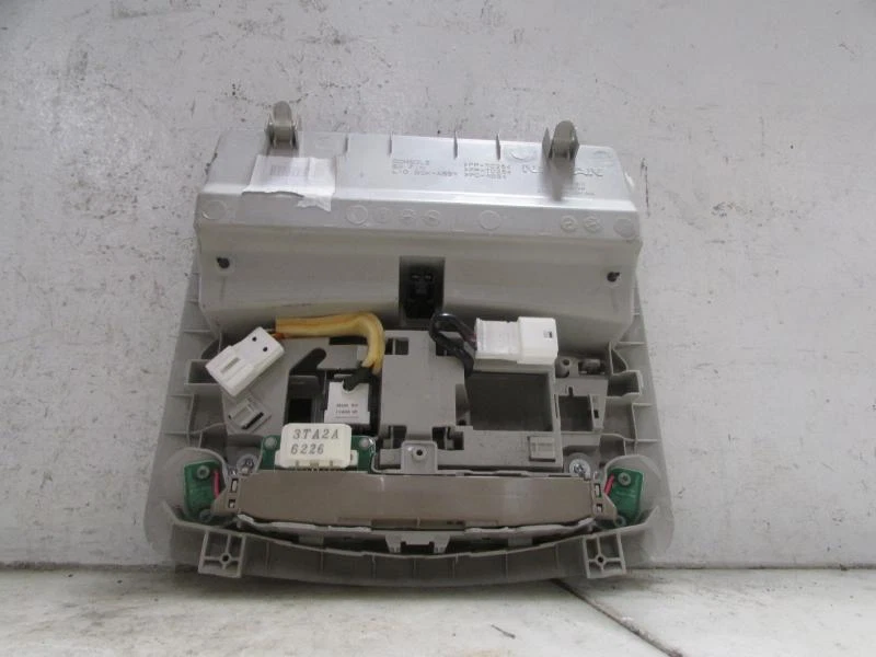 2016 NISSAN SENTRA Oem2013-2018 Nissan Versa Dome Lamp Assembly - Image 2 of 2