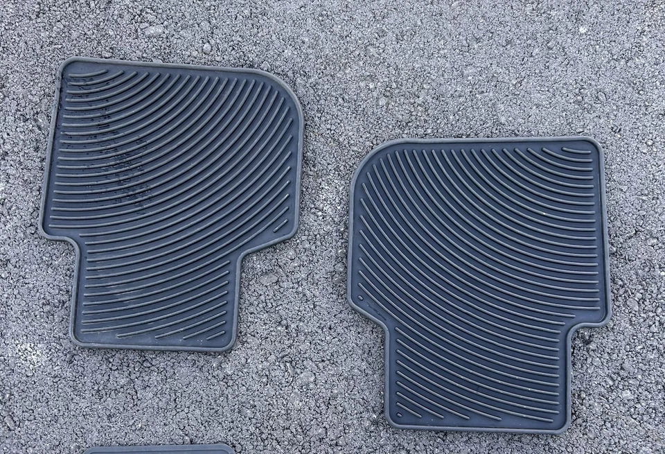 Alfombrillas de goma negras para todo clima OEM 12-16 Volkswagen Passat Wolfsburg 4 piezas Foto 3 de 3