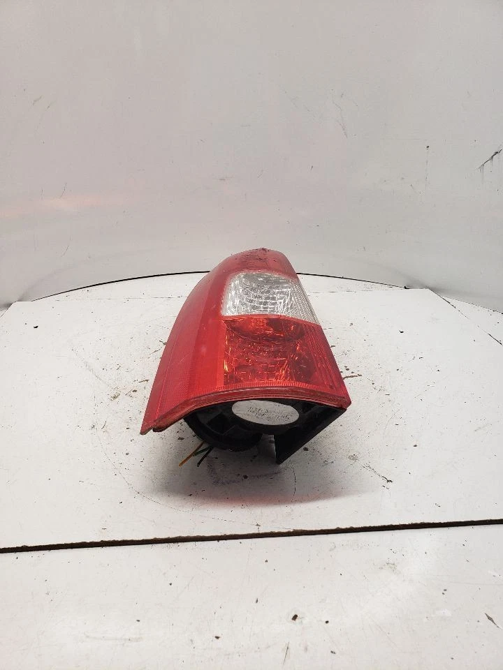 Driver Left Tail Light Station Wgn Lower Fits 05-07 VOLVO 70 SERIES 1375336 - Image 2 of 4