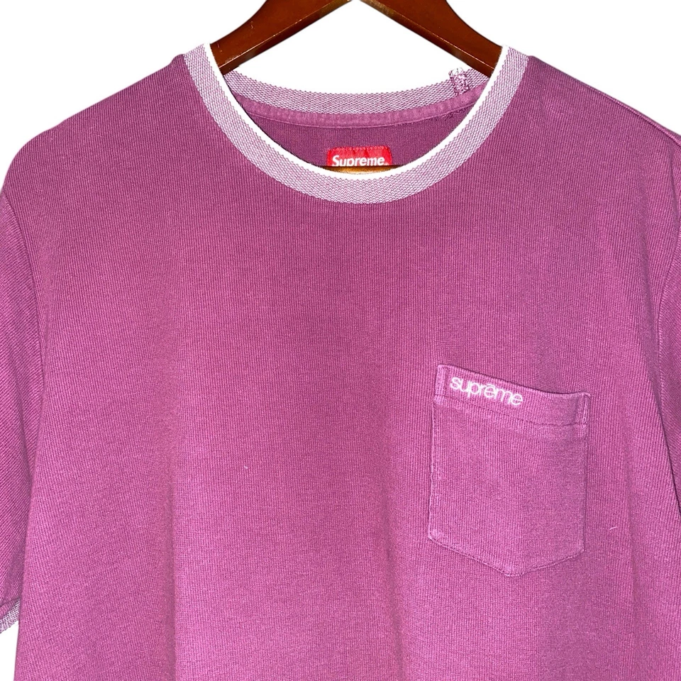 Camiseta SUPREME Bolsillo Sobreteñido Púrpura Envejecido Talla Grande Foto 2 de 4
