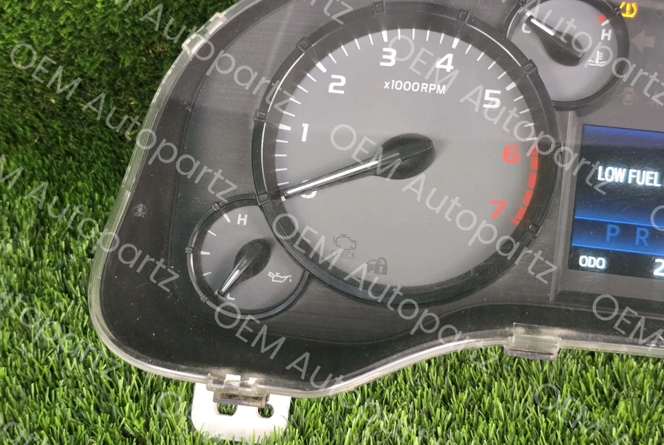 Cuadro de instrumentos medidores de velocidad Toyota Tundra 2016-2017 OEM usado Foto 3 de 4