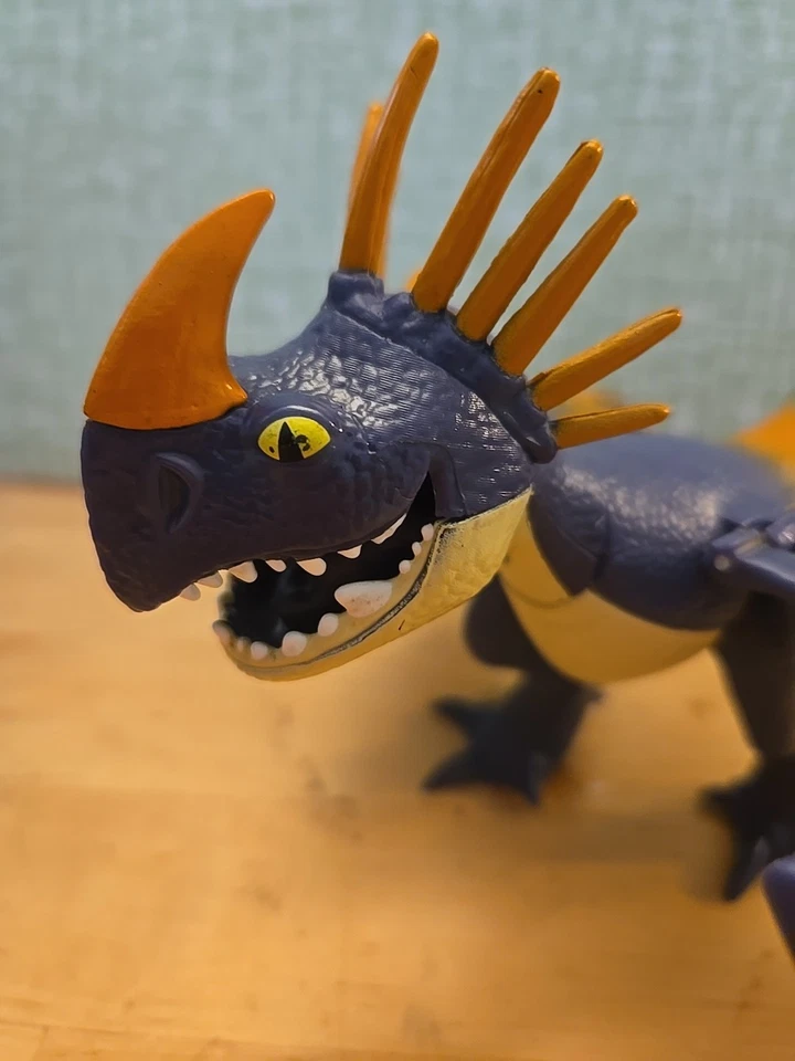 Figura de acción How to Train Your Dragon Deadly Wild Nadder Purple Orange 2018 Foto 2 de 4