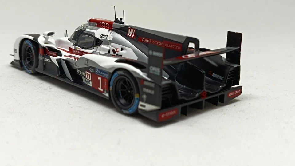 Audi R18 e-tron quattro 2014 DiGrassi-Gené-Kristensen Le Mans, 2nd Spark 1:43 - Imagen 3 de 4