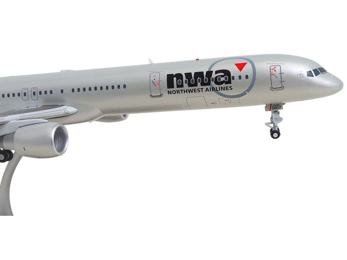 BOEING 757-300 AIRCRAFT 