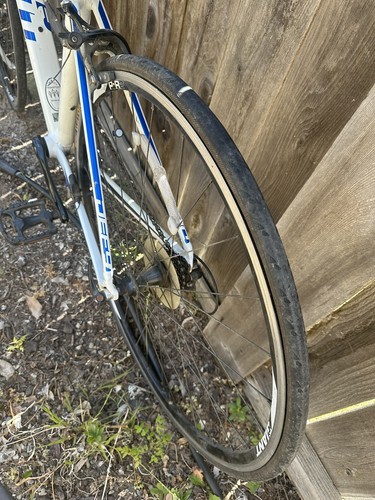 Giant Defy Composite 1 XS Bicycle w/ Clip Pedals, Cadence System, +More - Picture 9 of 12