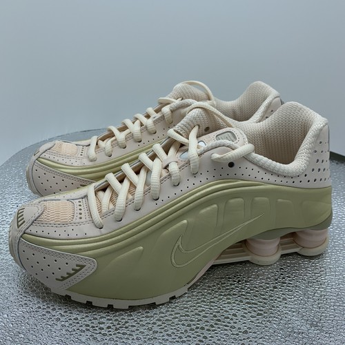 Nike Shox R4 AR3565-800 Guava Ice Mtlc 