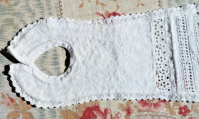 Poupée Belle époque et son tablier (bleue