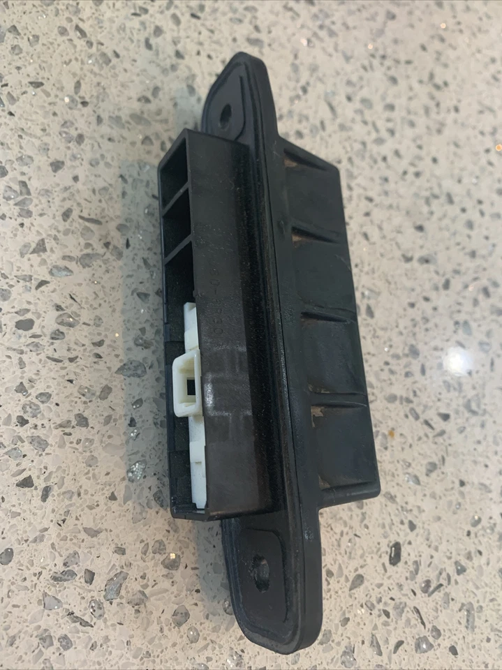 2013 -20 15 TOYOTA RAV4 LE XLE TRUNK LID OPENER LIFTGATE RELEASE SWITCH - Image 4 of 4