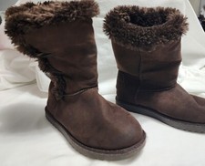 Girl's Winter Boot Size Brown-Faux Fur lined- Buttons on side