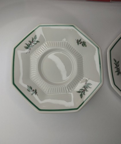 Vintage Nikko Christmastime 2 Saucer Plates 6" Octagon Christmas Dinner Japan - Picture 2 of 10
