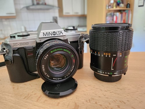 Minolta X300 manuelle Spiegelreflexkamera im Set mit Zoom Objektiv