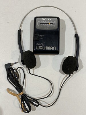 Vintage Sony Walkman SRF-39 FM/AM Radio w/Belt Clip Sony