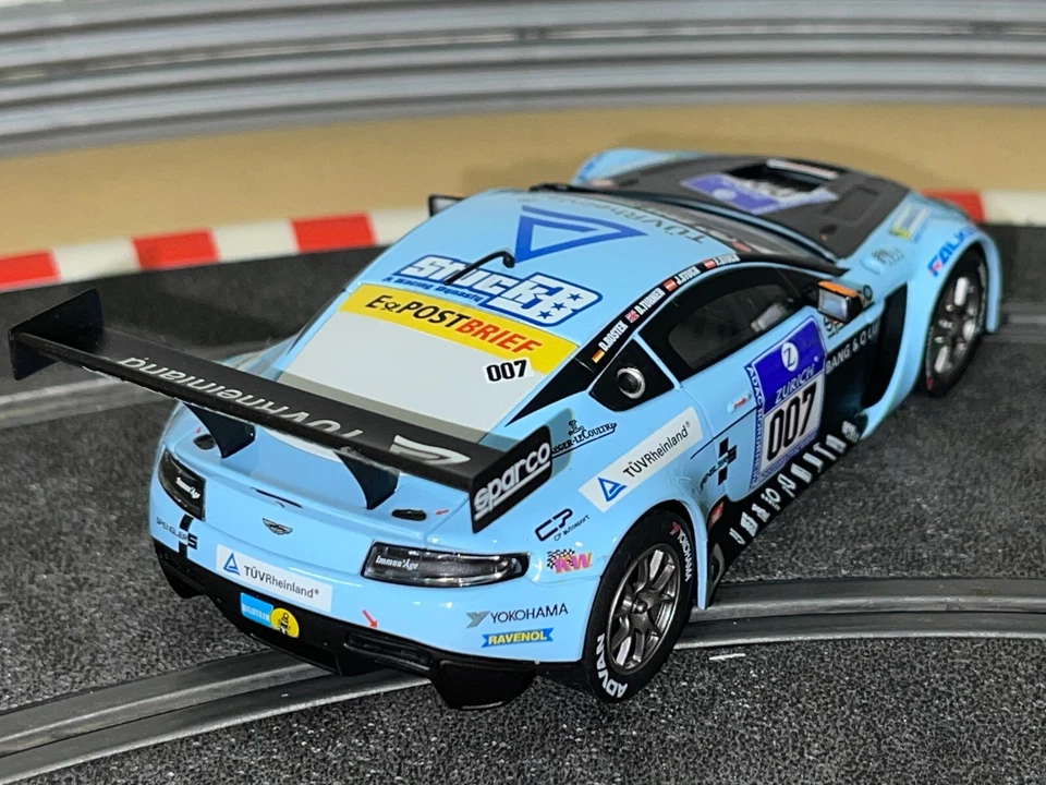 1186- Scalextric Carrera ASTON MARTIN V12 Vantage GT3 #007 TUVRheinland slot car - Imagen 2 de 3