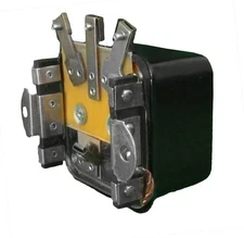 New Regulator 1118988 1118981 1119577 12336883 D655 GRX297 Delco 8040-6172-2