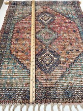 ALFOMBRA DE PARED COLGANTE TAPIZ MULTICOLOR CON DECORACIÓN DE FLECOS