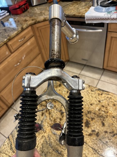 VINTAGE ROCK SHOX 1 1/8" x 6 1/4" THREADLESS CANTI 26" SUSPENSION FORK - WORKS - Picture 7 of 15