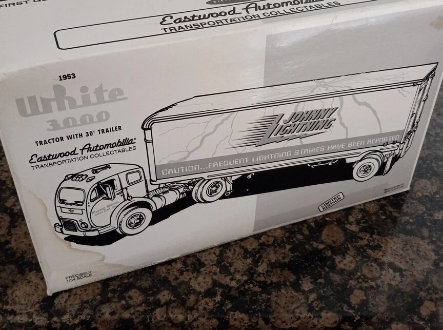 NEW FIRST GEAR 1953 WHITE 3000 1:34 JOHNNY LIGHTNING TRACTOR W/ 30’ TRAILER - Image 4 of 4