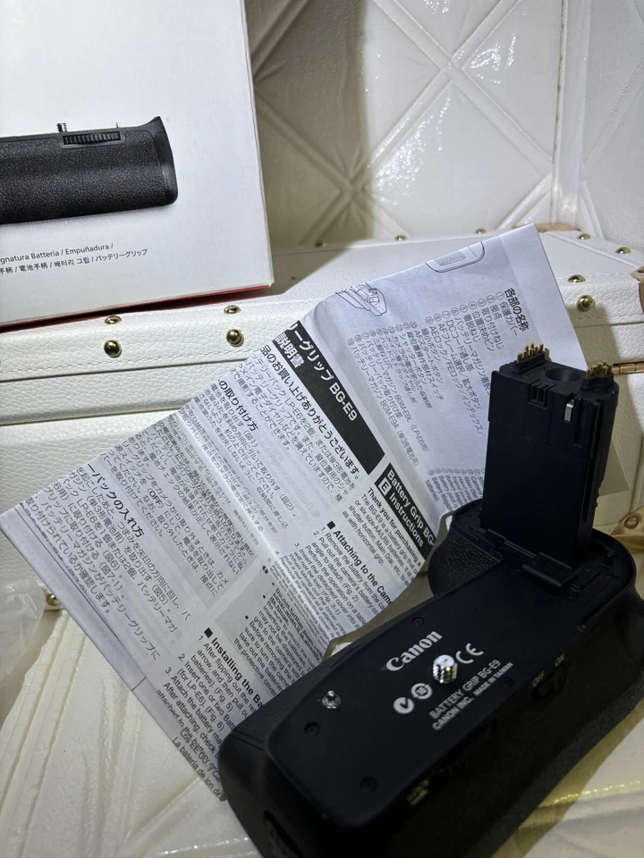 🚀🎁《MINT in BOX》Canon BG-E9 Battery Grip For 60D Camera From JAPAN✈✈✈✈✈✈✈✈✈✈✈✈✈ - Image 2 of 4