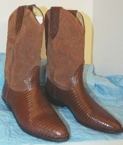 brass plum boots