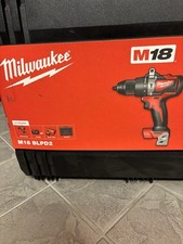 trapano avvitatore a batteria con percussione Milwaukee M18 BLPD2