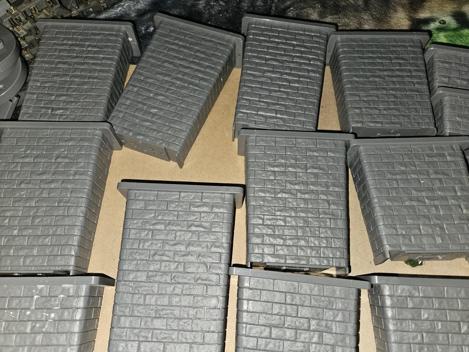 MTH TRESSLE PIECES, SOLD AS PICTURED, FEW PIECES MISSING, SEE PHOTOS - Image 4 of 4