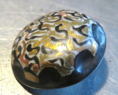 BOUTON PORCELAINE émaillée ART DECO ancien NOIR et OR - Photo 1/3