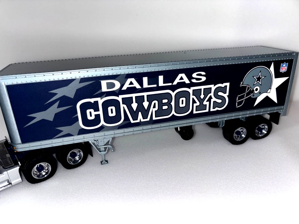 Franklin Mint Mack Truck Dallas Cowboy trailer scale 1:43 INV# 3540 - Image 2 of 4