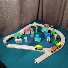 39 Piece Road Train Set Wooden Tracks Train Vehicles People Buildings Trees
