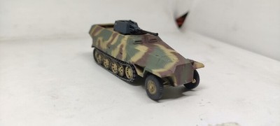 1/72 Germany  Sd.Kfz. 251/17 Self-Propelled  Gun, Movable Turret Finished Model