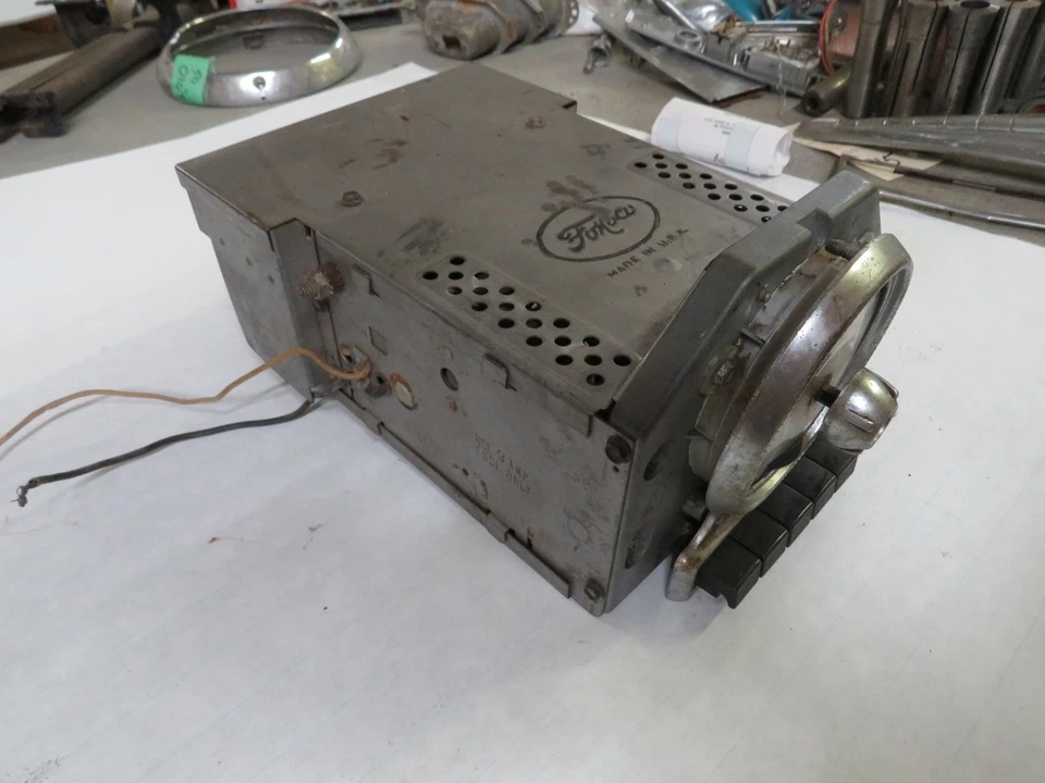 1955 55 Ford Crown Victoria Fairlane Customline Radio AM Pushbutton ~ FoMoCo - Image 3 of 4