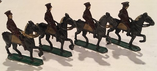 Vintage Lead 4x Military Soldiers In Brown on Black Horses, Gold Saddle/Swords - Picture 2 of 3