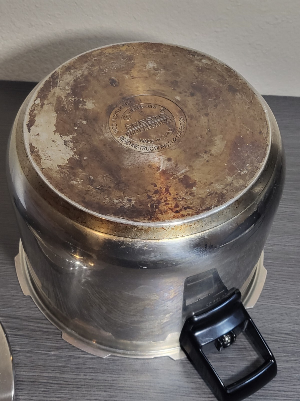 Presto Professional Pressure Cooker 01370 8Qt Stainless Steel Pot Only