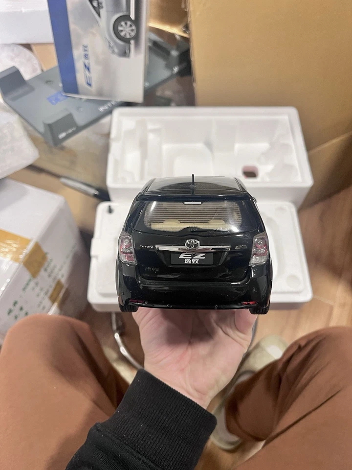 Toyota Verso EZ 2009~2013 escala 1:18 negro arena perla coche modelo fundido a presión Foto 4 de 4