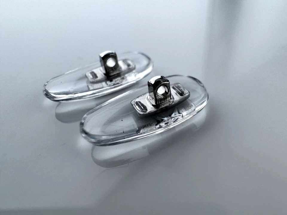 Almohadillas nasales de repuesto para gafas de sol Gucci atornilladas venta en EE. UU. Foto 4 de 4