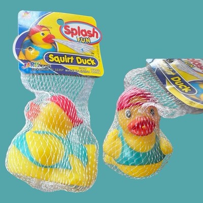  New Splash Fun Squirt Rubber Duck With Hat.