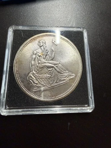 Highland Mint 1 0z troy .999 fine Silver Seated Liberty Round