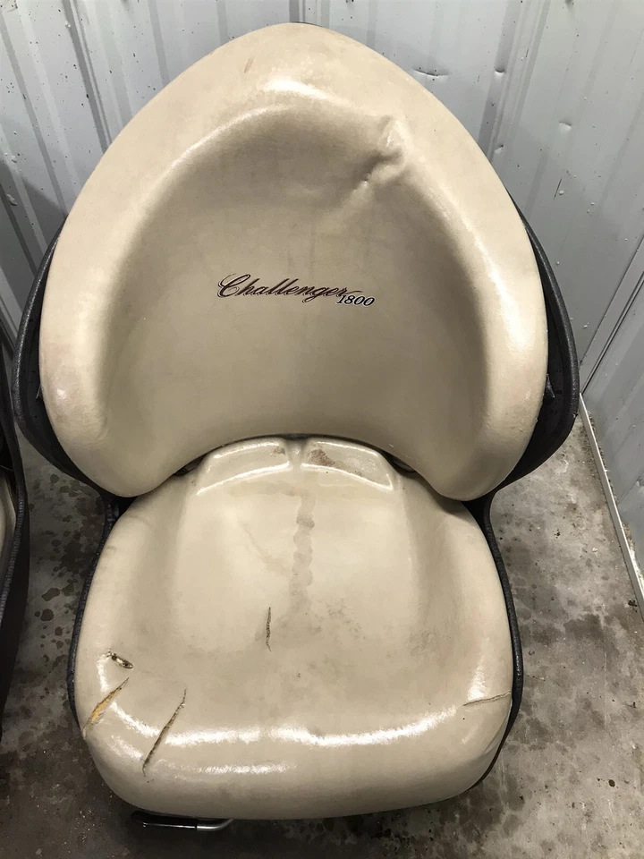 99 assentos para capitães Sea-Doo Challenger 1800 Jet Boat - Imagem 2 de 4